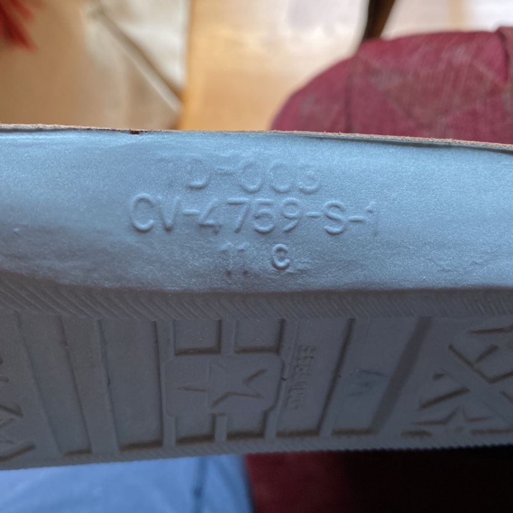 Men’s Converse leather Chuck Taylor - Picture 5 of 5